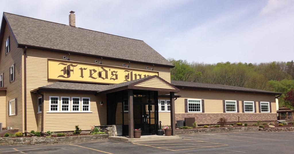 Fred's Inn Restaurant&Lodging Norwich Exterior foto